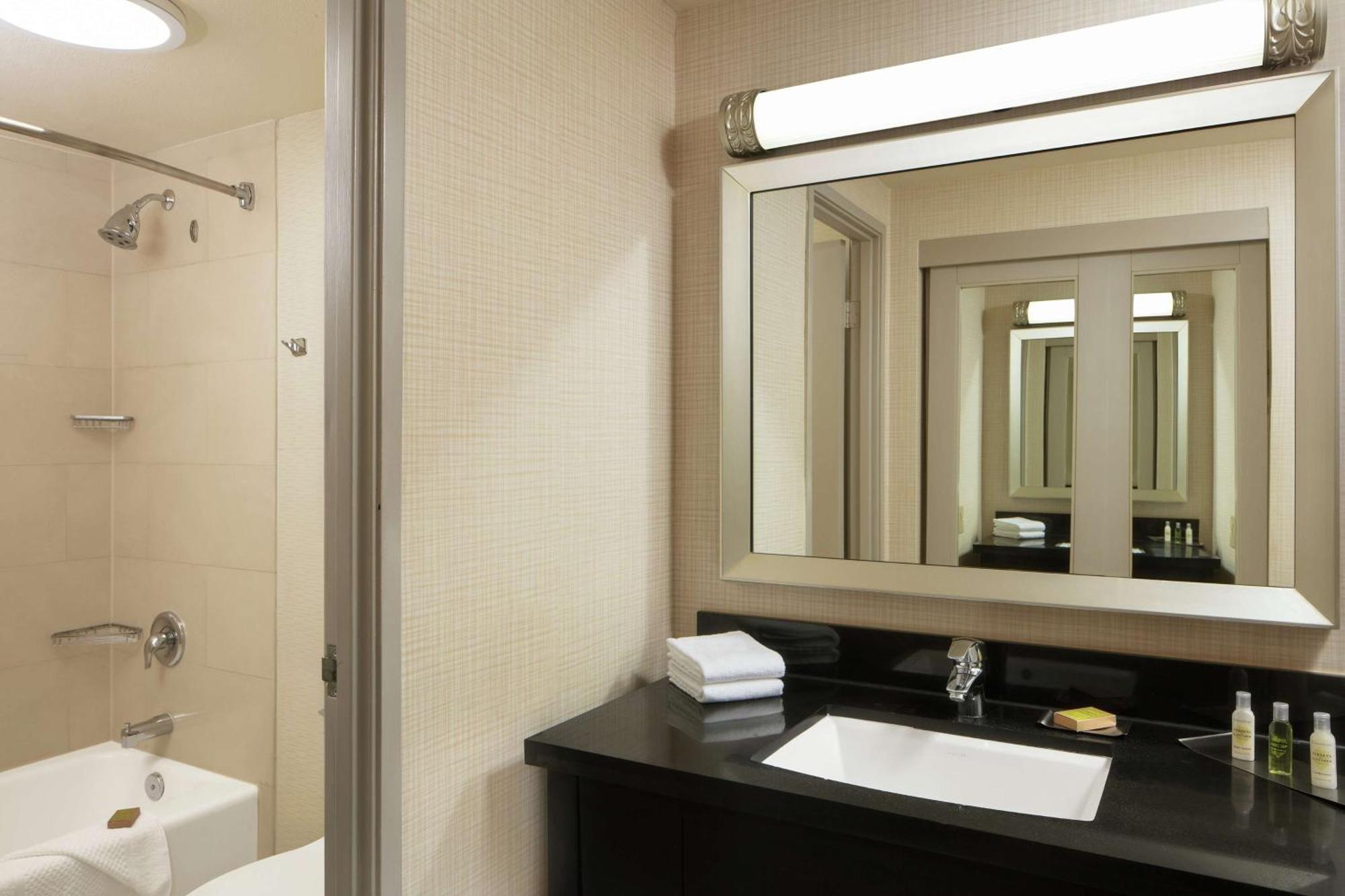 DoubleTree By Hilton San Diego Hotel Circle Exterior foto